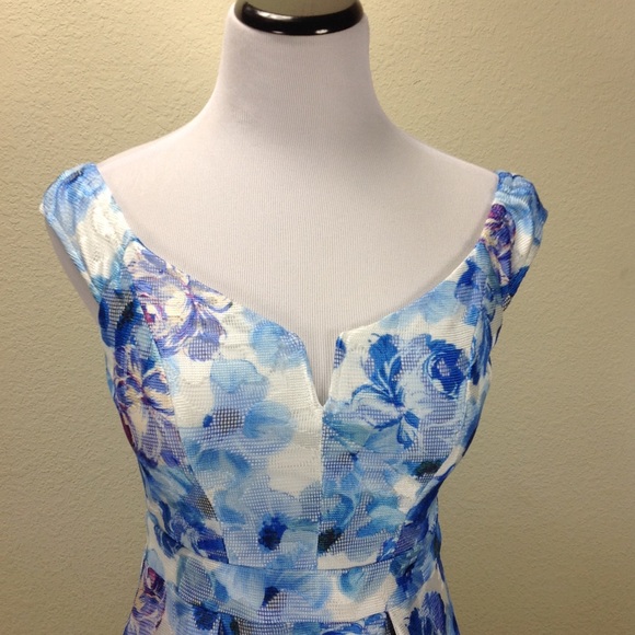 Nikibiki Blue & White Sweetheart Neckline Dress - Picture 2 of 6